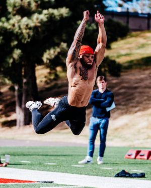 Image post by @UNMLoboFB on Twitter/X
