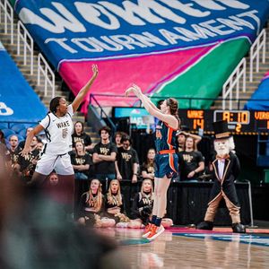 Image post by @uvawomenshoops on Instagram