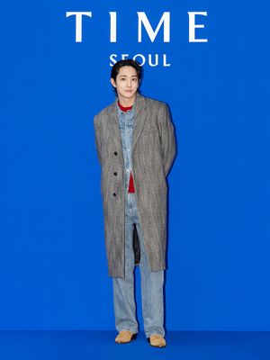 Image post by @esquire.korea on Instagram