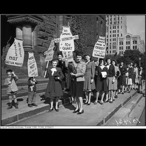 Image post by @toronto_archives on Instagram