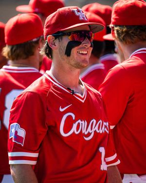 Image post by @uhcougarbb on Instagram