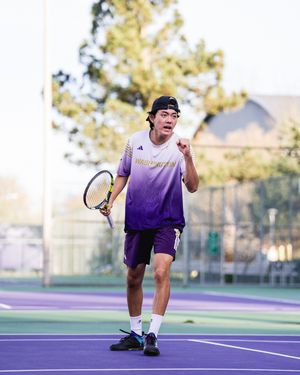Image post by @uw_mtennis on Instagram