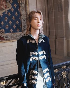 Image post by @ellehongkong on Instagram