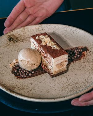 Image post by @ilovefatox on Instagram