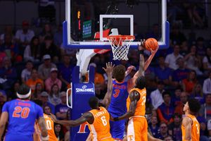 Image post by @Vol_Hoops on Twitter