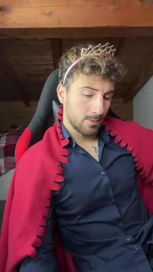 Video post by @leoucifero on TikTok