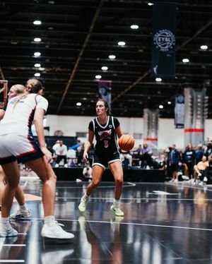 Image post by @nikegirlseybl on Instagram
