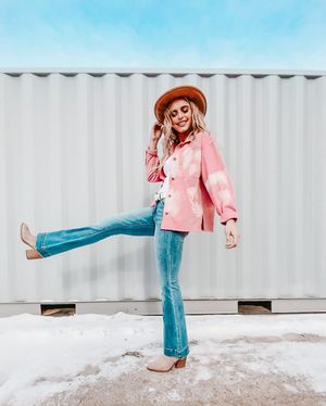 Image post by @shopfillyflair on Instagram