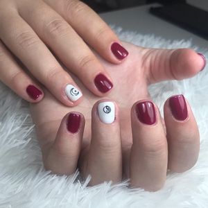 Image post by @nestanails on Instagram