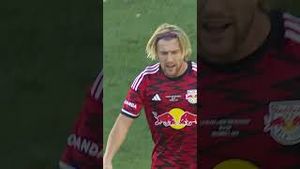 Video post by @FOX Soccer on YouTube