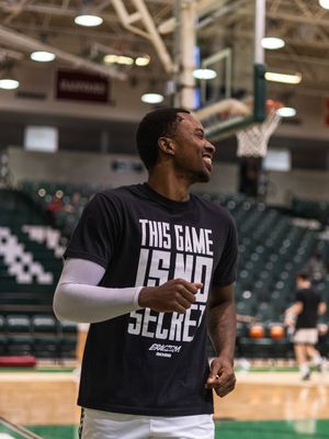 Image post by @dartmouthmbb on Instagram