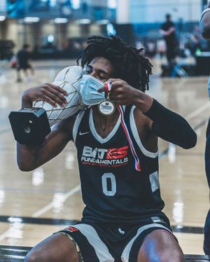 Image post by @rayvongriffith on Instagram