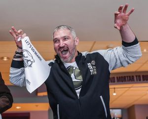 Image post by @thehersheybears on Instagram