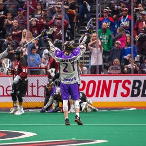 Image post by @SealsLax on Twitter