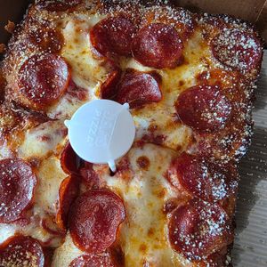 Image post by @jetspizza on Instagram