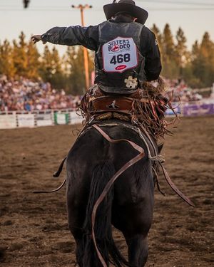 Image post by @sistersrodeo on Instagram
