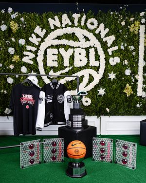 Image post by @nikegirlseybl on Instagram