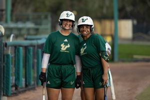 Image post by @USFSoftball on Twitter