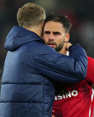 Image post by @azalkmaar on Instagram