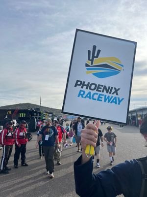 Image post by @phoenixraceway on Twitter
