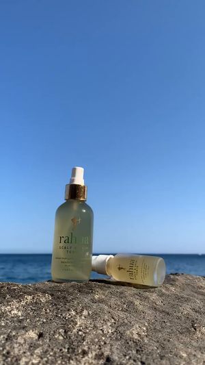 Video post by @RahuaBeauty on Facebook