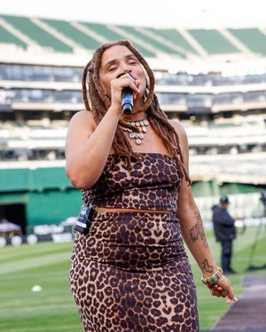 Image post by @oaklandroots on Instagram
