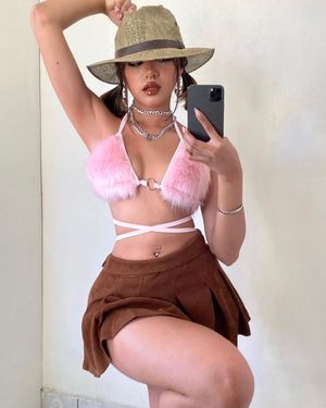 Image post by @romwe on Instagram