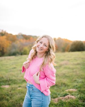 Image post by @elysaripley on Instagram