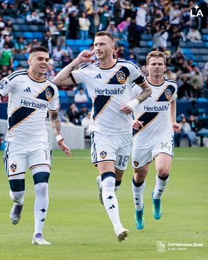 Image post by @lagalaxy on Instagram