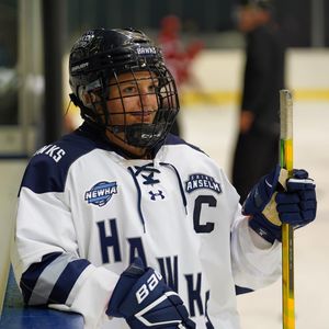 Image post by @stahawkswhockey on Instagram