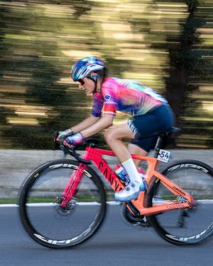 Image post by @wmncycling on Instagram
