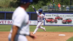 Image post by @syracusemets on Instagram