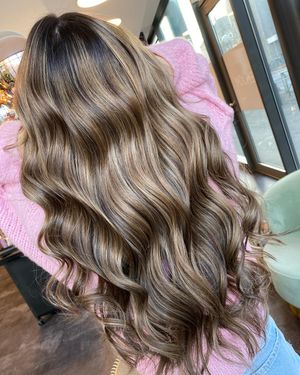 Image post by @enjoyhairstyling.aalen on Instagram
