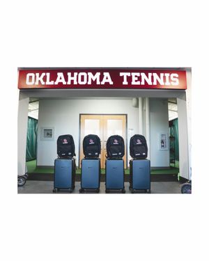 Image post by @ou_wtennis on Instagram