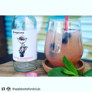 Image post by @lovestrangelove on Instagram
