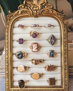Image post by @maejeanvintage on Instagram