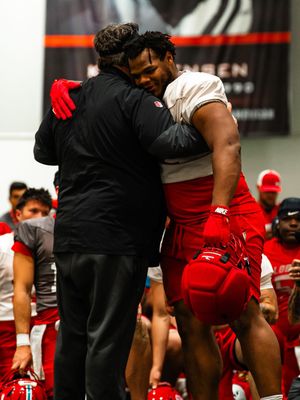 Image post by @unmlobofb on Instagram