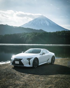 Image post by @discoverlexus on Instagram