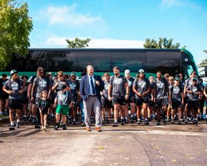 Image post by @undfootball on Instagram