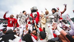 Image post by @LouisvilleFB on Twitter