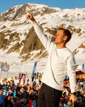 Image post by @armadamusic on Instagram