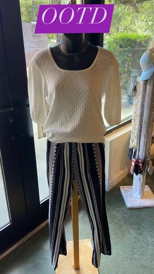 Image post by @shopleetracy on Facebook