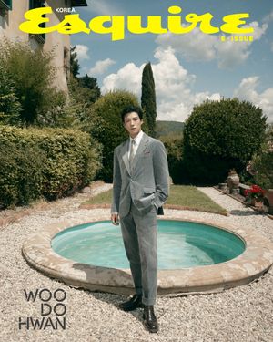 Image post by @esquire.korea on Instagram