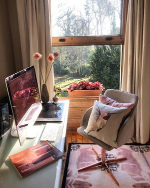 Image post by @annalysejacobs on Instagram