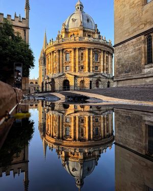 Image post by @oxford_uni on Instagram
