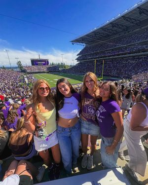 Image post by @uw_beachvb on Instagram