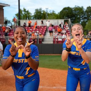 Image post by @hofstrasoftball on Instagram