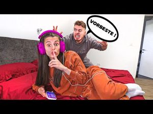 Video post by @ArianaMtz on YouTube
