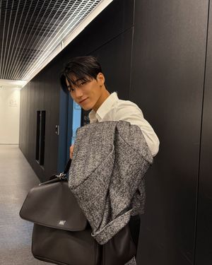 Image post by @ellemenhk on Instagram