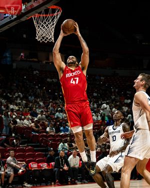 Image post by @HoustonRockets on Twitter